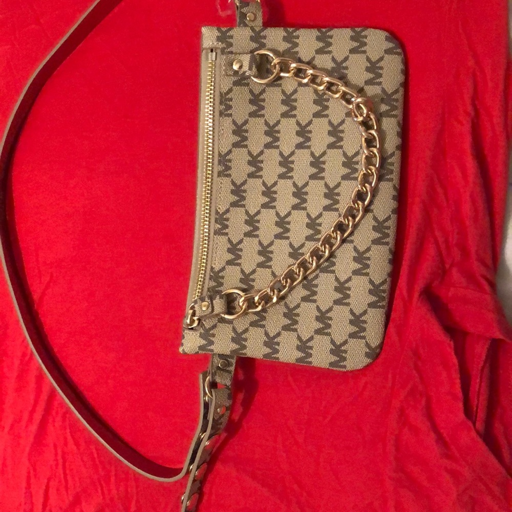 Michael Kors fanny gold tan size large - Picture 2 of 3